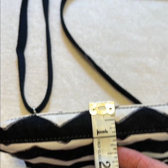 Thirty-One Black and White Chevron Crossbody Bag - Picture 7 of 8